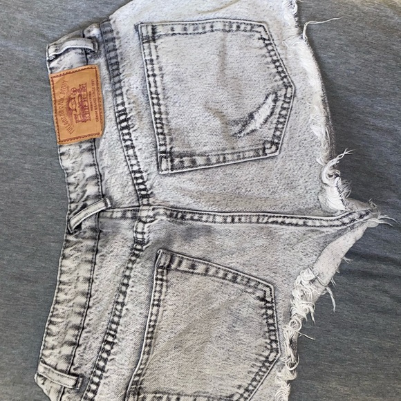 Pull & Bear denim shorts 26W - Picture 2 of 3